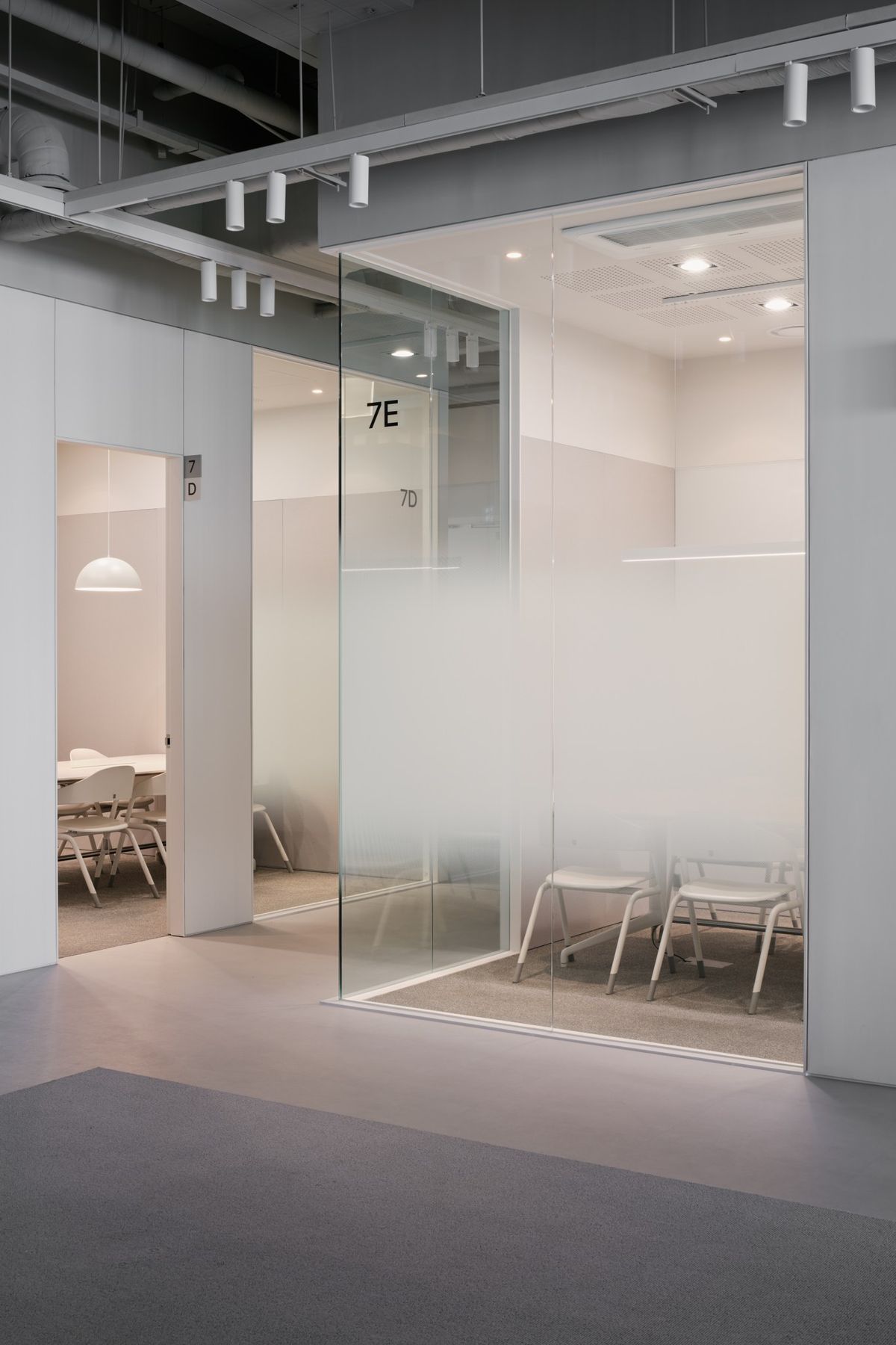 درب های شیشه ای